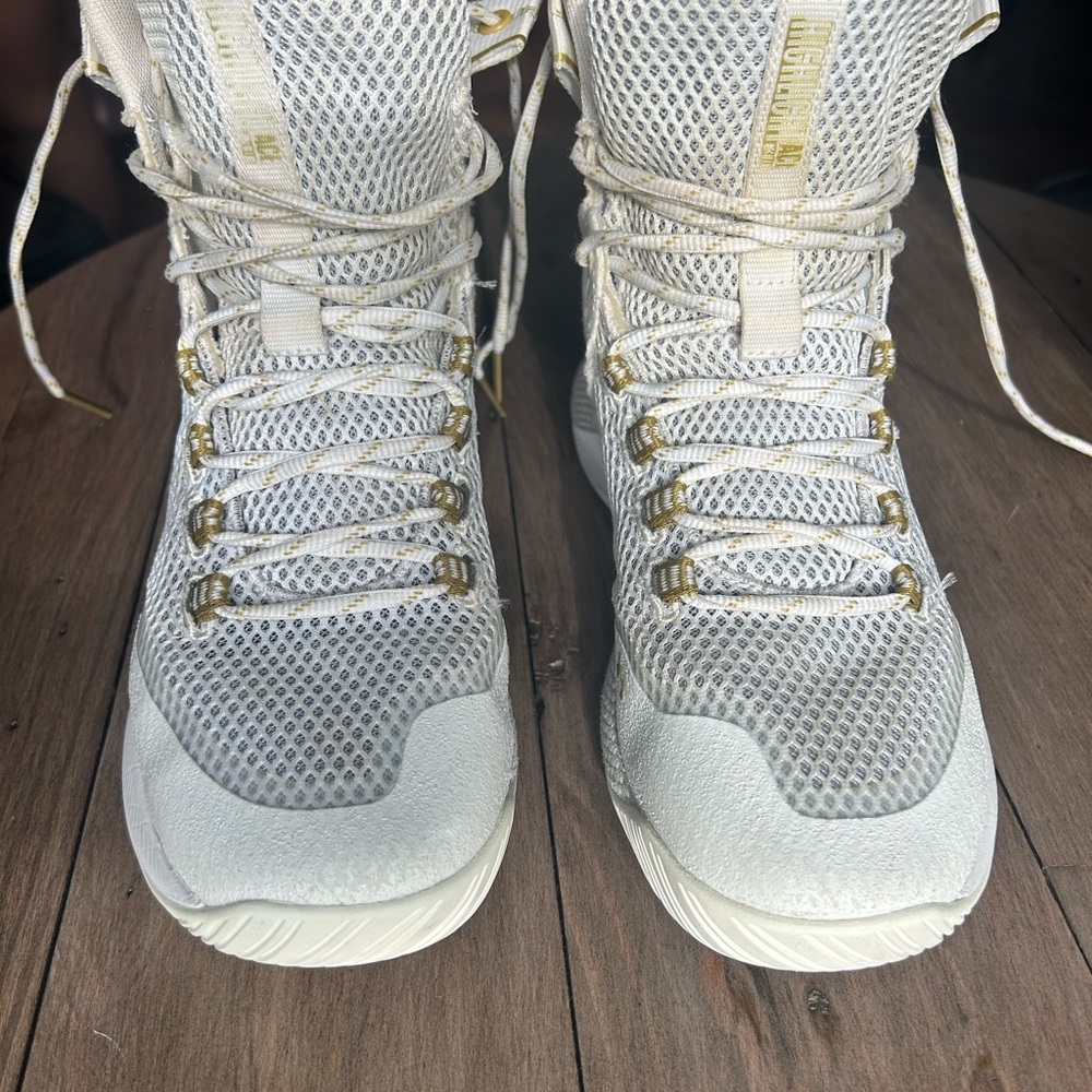 Under Armour Volleyball Shoes White and Gold High-Tops Sisterhood HOVR